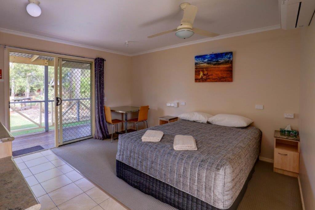 Tambo Mill Motel & Caravan Park Ngoại thất bức ảnh