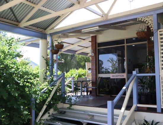 Tambo Mill Motel & Caravan Park Ngoại thất bức ảnh